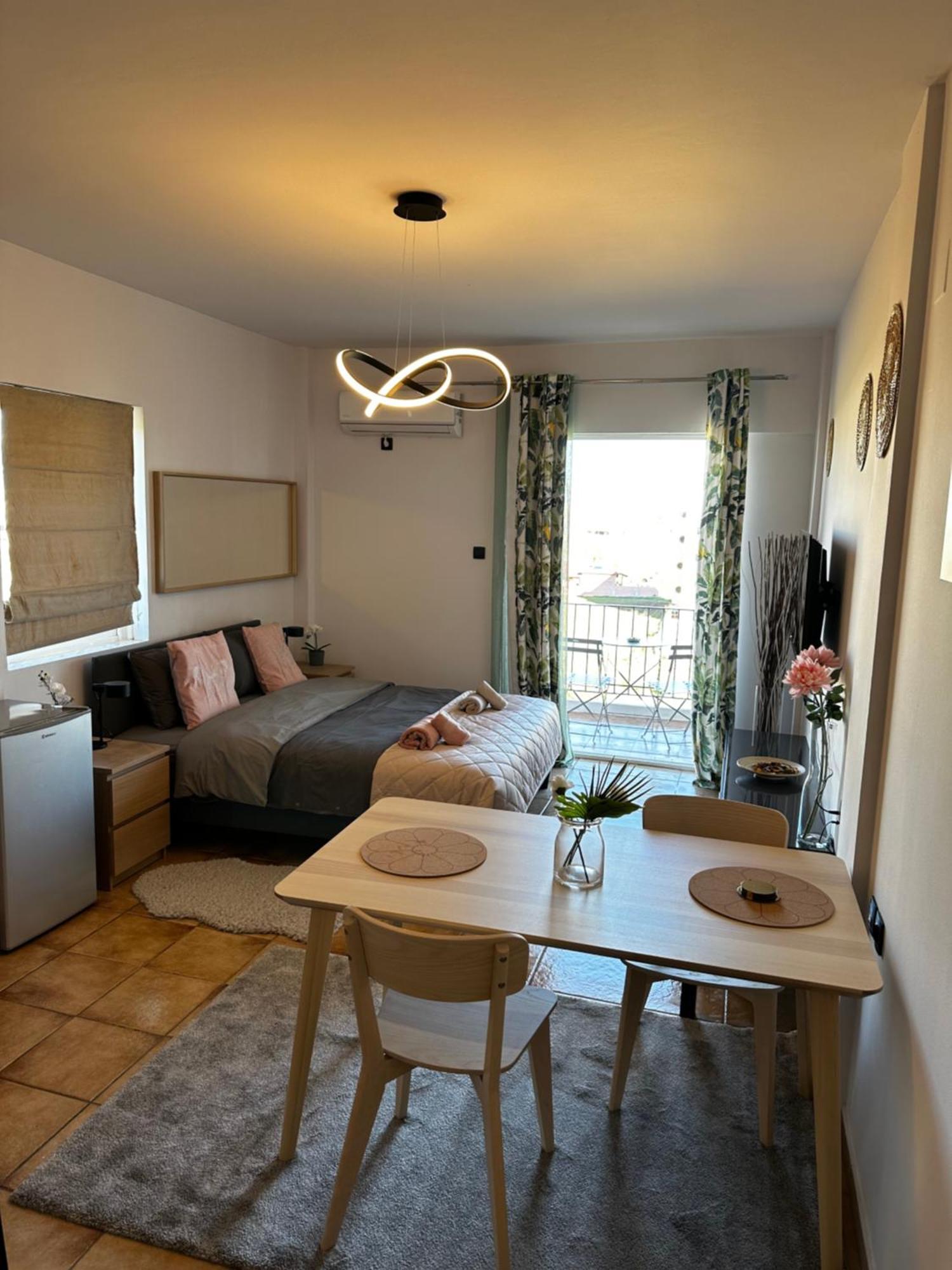 Appartement Νεάπολη à Larissa Extérieur photo