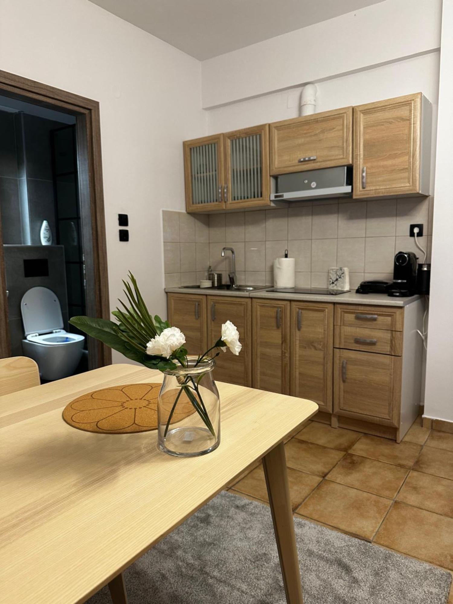 Appartement Νεάπολη à Larissa Extérieur photo
