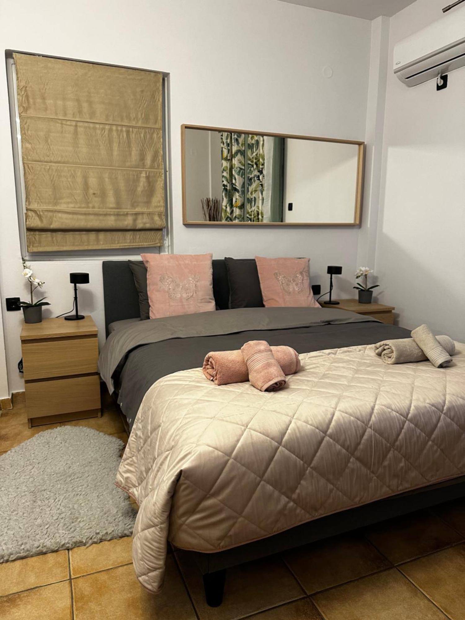 Appartement Νεάπολη à Larissa Extérieur photo