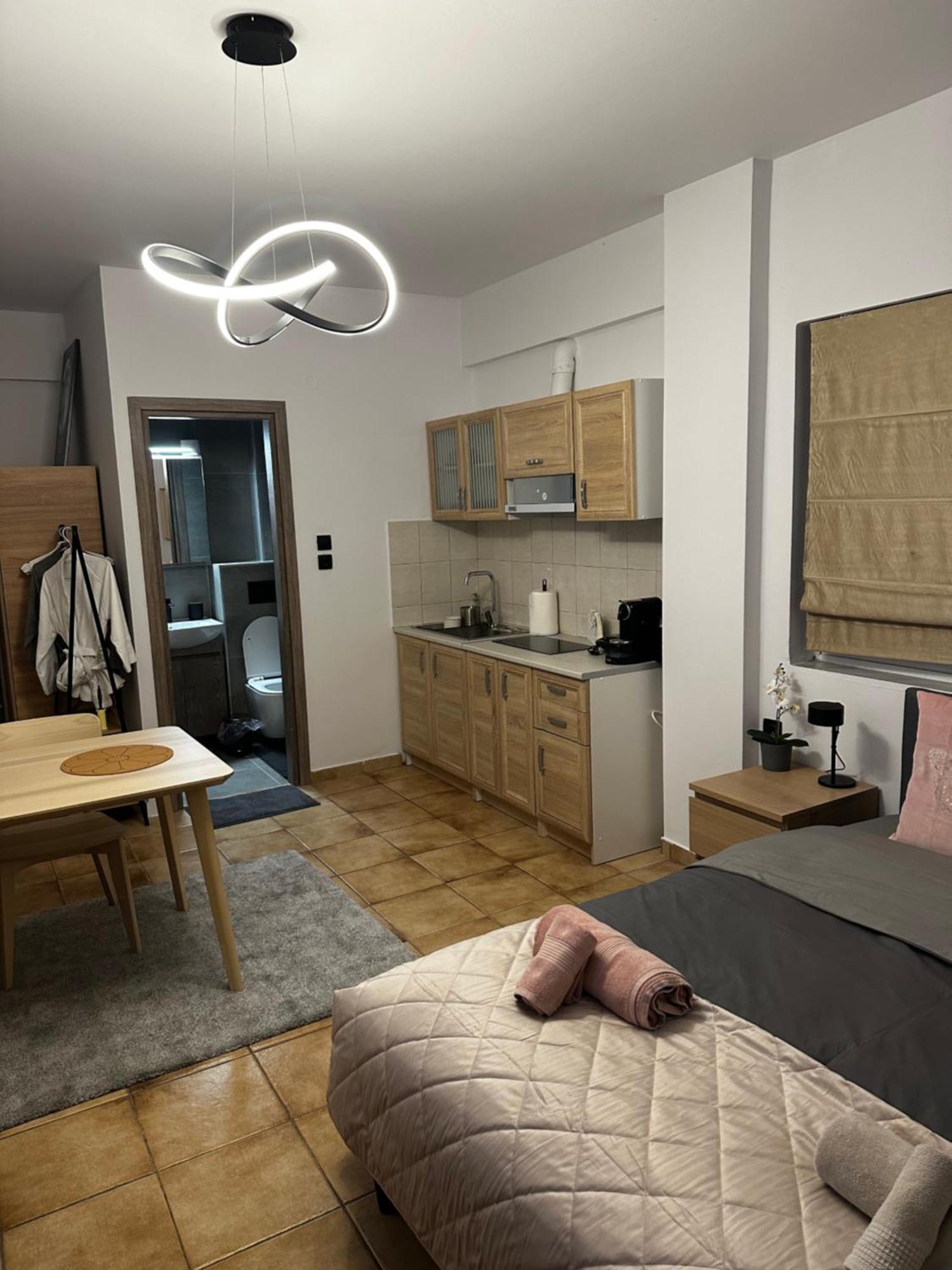 Appartement Νεάπολη à Larissa Extérieur photo