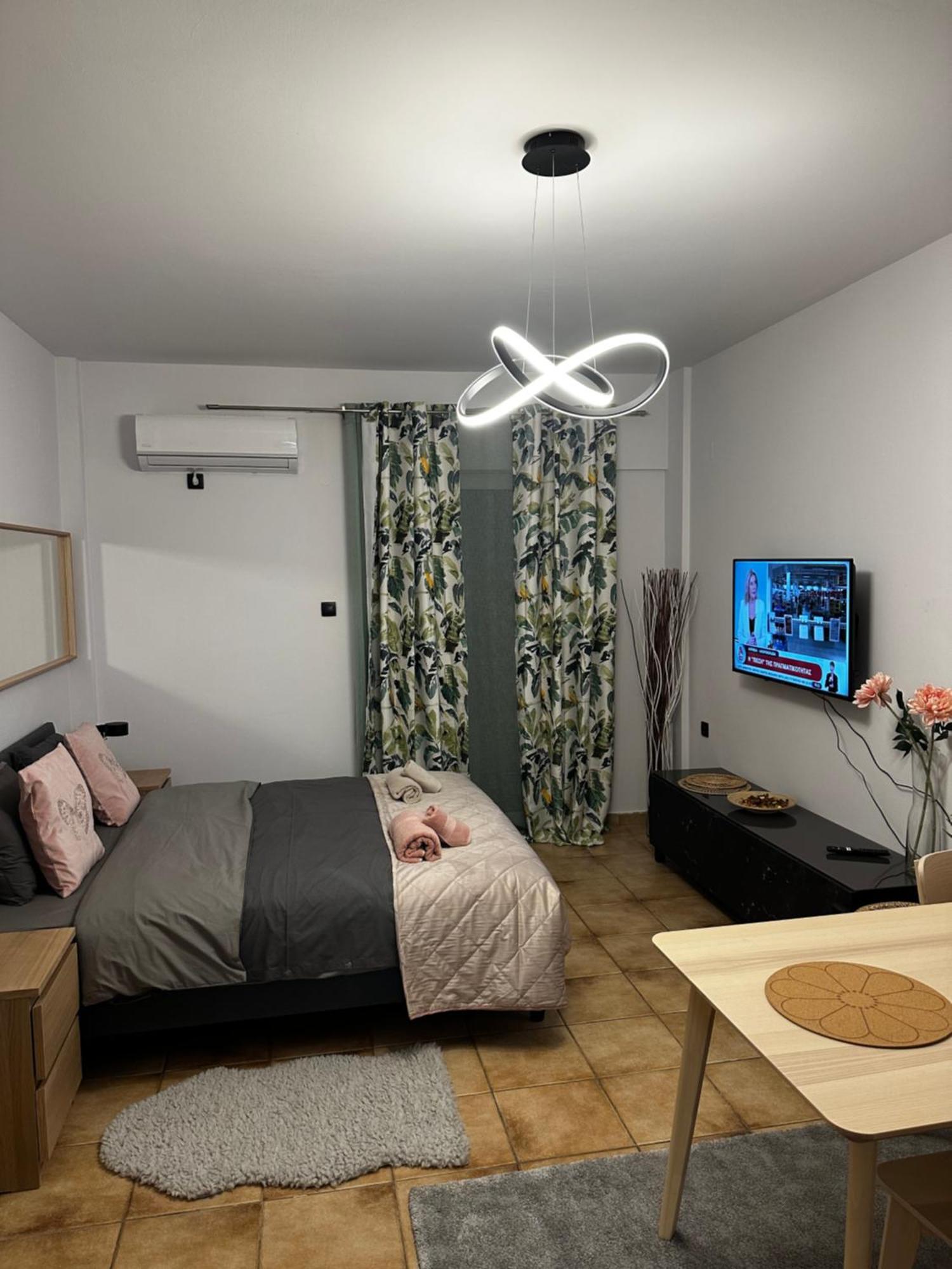 Appartement Νεάπολη à Larissa Extérieur photo